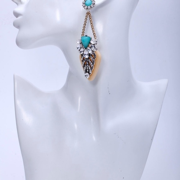 Last 1! Flower/ Leaves Crystal Drop Earrings - Picture 3 of 3